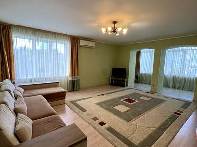 квартира за адресою Ніла Армстронга вул. (Казакова), 4