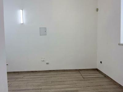 комерційна за адресою Личаківська вул. (), 37а