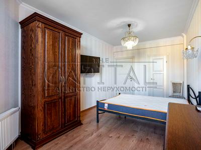 квартира за адресою Регенераторна вул., 4 к11