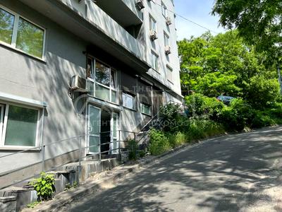 комерційна за адресою Соляна вул., 70