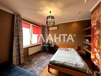 квартира за адресою Середньофонтанська вул., 19б
