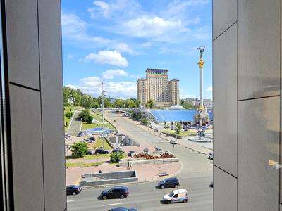 комерційна за адресою майдан Незалежності пл., 2