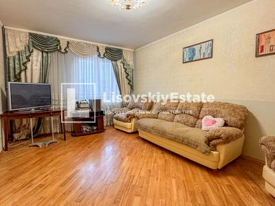 квартира за адресою Саперно-Слобідська вул., 8