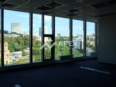 комерційна за адресою Спортивна пл., 1