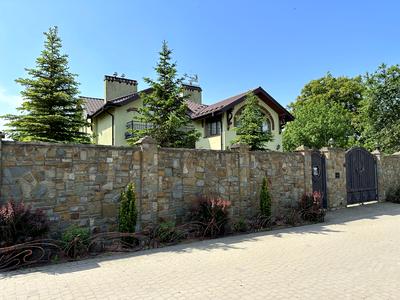 дом по адресу Лесі Українки