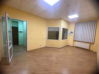 комерційна за адресою Івана Франка вул., 7
