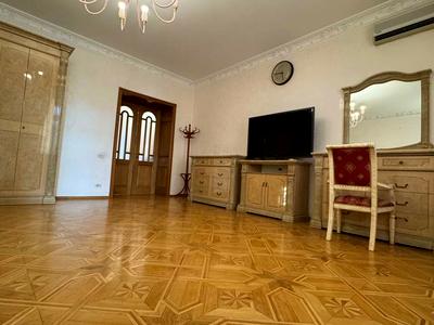 квартира за адресою Довженка вул., 8