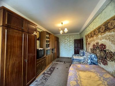 квартира за адресою Космонавтів вул., 1