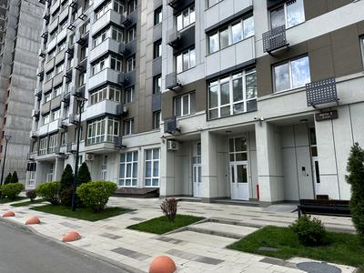 коммерческая по адресу Львівська, 15