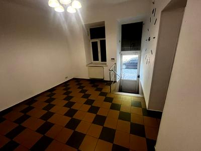 комерційна за адресою Джерельна вул., 10