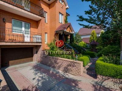будинок за адресою 1 Травня вул.