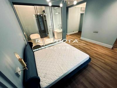 квартира за адресою Дніпро, Соборна пл. (Жовтнева), 6