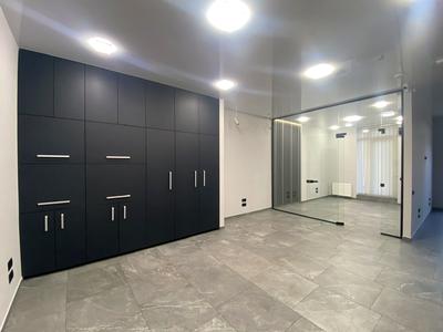 комерційна за адресою Жилянська вул., 68