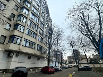 комерційна за адресою Мукачівський пров., 6