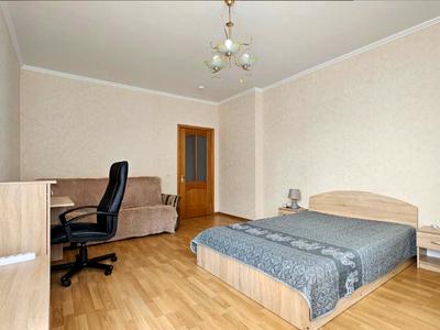 квартира за адресою Софії Русової вул., 3