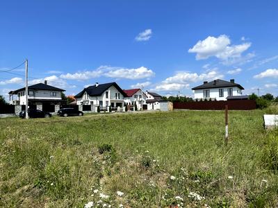 участок по адресу Петра Милославського