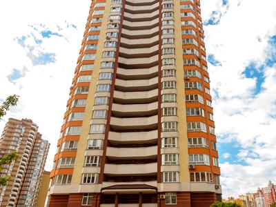 квартира за адресою Анни Ахматової вул., 32/18
