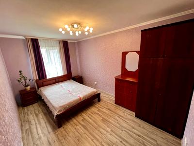 квартира за адресою Анни Ахматової вул., 11