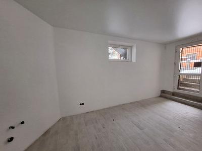 комерційна за адресою Матейки вул., 55
