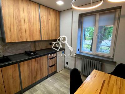 квартира за адресою Степана Тільги вул. (Революційна), 35