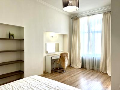 квартира за адресою Шота Руставелі вул., 38