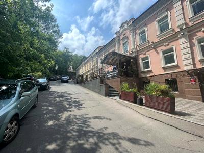 комерційна за адресою Ігорівська вул., 1/8