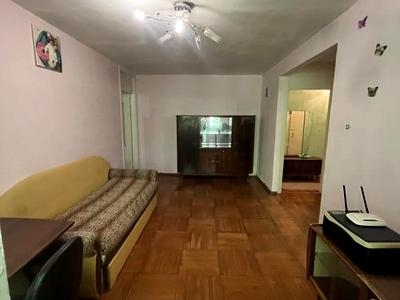 квартира за адресою Космонавтів вул., 48