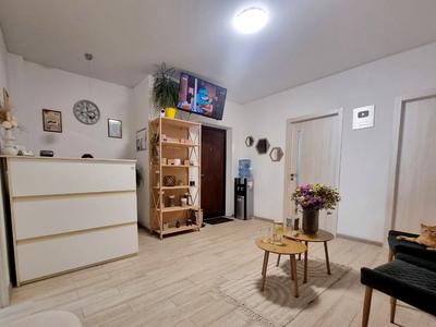 комерційна за адресою Регенераторна вул., 4
