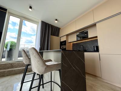 квартира за адресою Київ, Салютна вул., 2к17