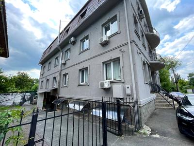 комерційна за адресою Зелена вул., 85