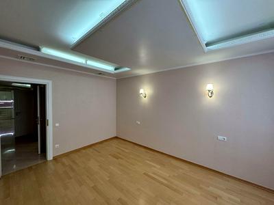 квартира за адресою Миколи Амосова вул., 4