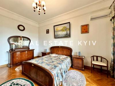 квартира за адресою Десятинна вул., 10