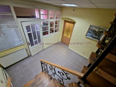 коммерческая по адресу Корятовича пл., 15