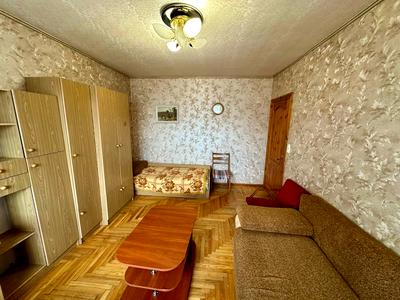 квартира за адресою Анни Ахматової вул., 15