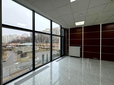 комерційна за адресою Деміївська вул., 33