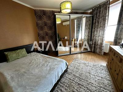 квартира за адресою Середньофонтанська вул., 19б