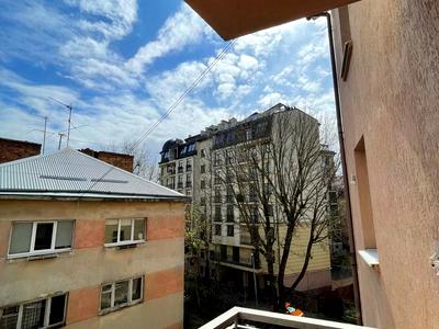 квартира за адресою Івана Карпинця вул. (), 8