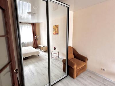 квартира за адресою Софії Русової вул., 7