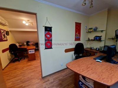 коммерческая по адресу Корятовича пл., 15