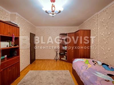 квартира за адресою Анни Ахматової вул., 13-Г