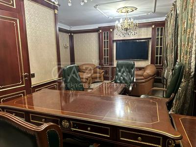 комерційна за адресою Костельна вул., 6