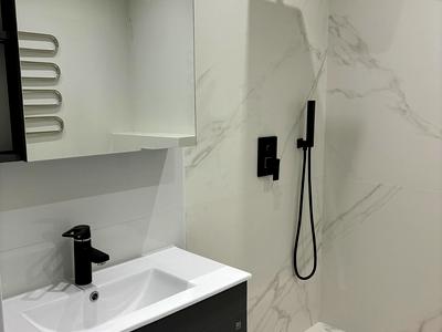 квартира за адресою Домбровського вул., 3д