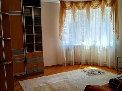 квартира за адресою Анни Ахматової вул., 45