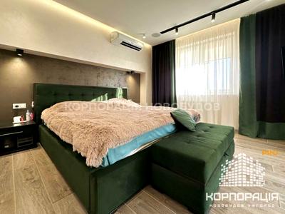 квартира за адресою Олександра Хіри вул., 5