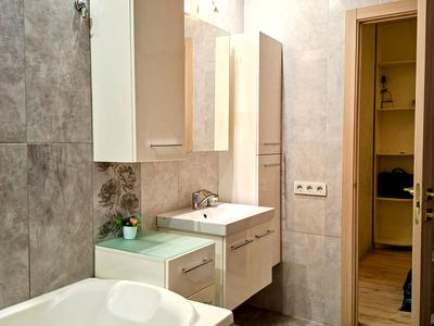 квартира за адресою Регенераторна вул., 4