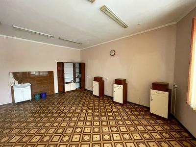 коммерческая по адресу Леся Курбаса ул., 7