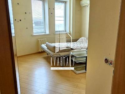 квартира за адресою Миколи Амосова вул., 4