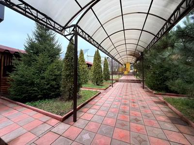 комерційна за адресою Пасічна вул., 24