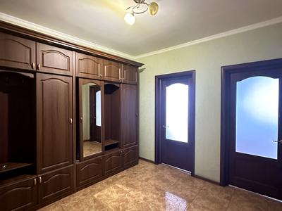 квартира за адресою Миколи Ушакова вул., 1-Б