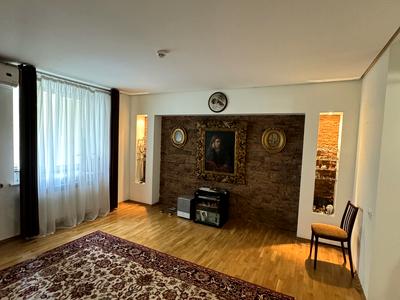 квартира за адресою Кленова вул., 2а